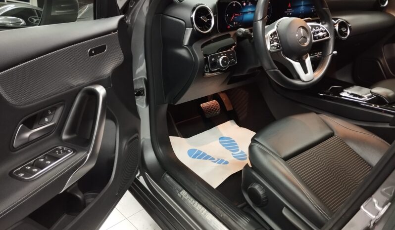 
								Mercedes Benz A200d progressive full									
